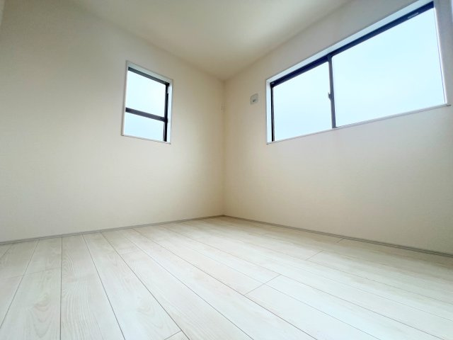 立川市西砂町　全３棟　新築戸建の洋室
