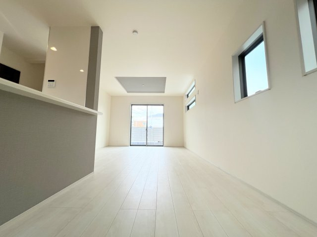 立川市西砂町　全３棟　新築戸建の居間・リビング