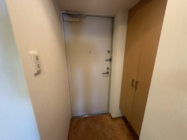 サンレムート・江坂1stの玄関