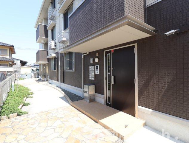レーヴ新地のエントランス