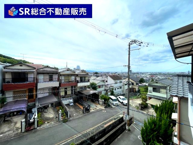 六万寺町1丁目中古戸建の寝室|弊社は、工務店と関係強化を徹底し、世界情勢やナフサショックの影響を受けずに材料確保を行い、納期も遅れることがございませんので、心配ご無用です！お気軽にご相談下さい。