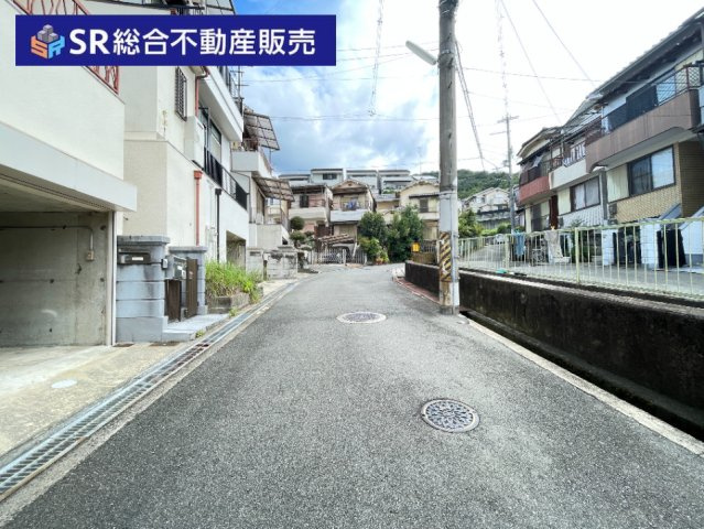 六万寺町1丁目中古戸建の前面道路含む現地写真|前面道路含む現地写真です