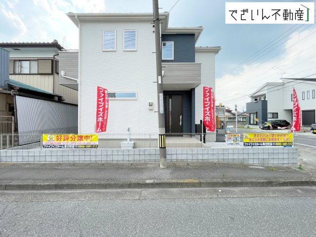 【前面道路含む現地写真】 | 深谷市緑ケ丘　新築住宅 | 穏やかな佇まいが、家族の新しい日常を優しく包み込む。静かな街並みに、安心して子育てできる環境が整っています。
現地(2026年6月撮影)