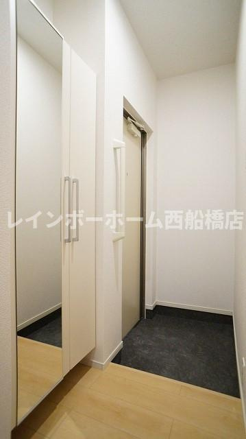 フローレンス松戸の玄関