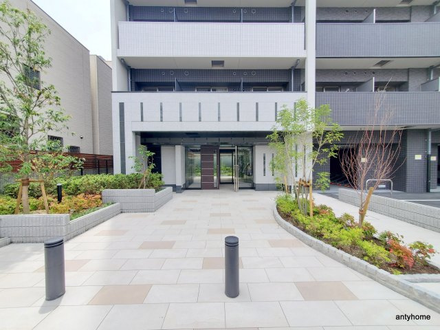 スプランディッド新大阪ウエスト　仲介手数料無料のエントランス