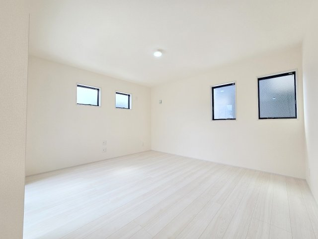 西多摩郡瑞穂町むさし野２丁目　新築戸建の居間・リビング