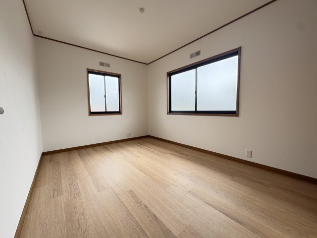 三木市別所町小林　中古戸建の洋室