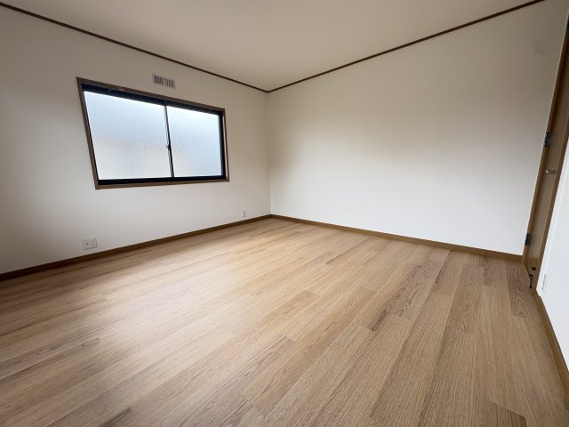 三木市別所町小林　中古戸建の洋室