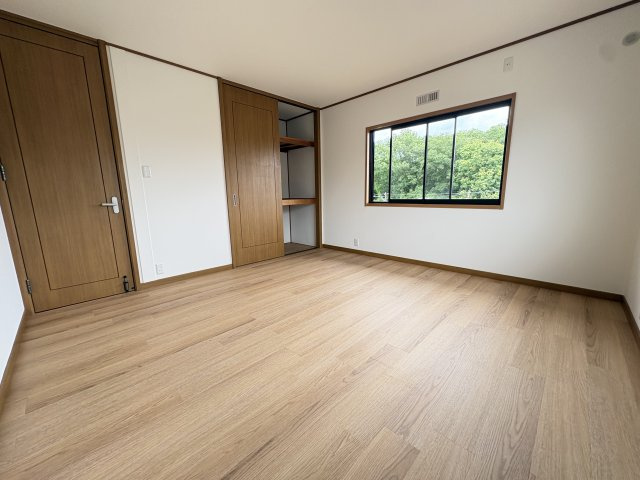 三木市別所町小林　中古戸建の洋室