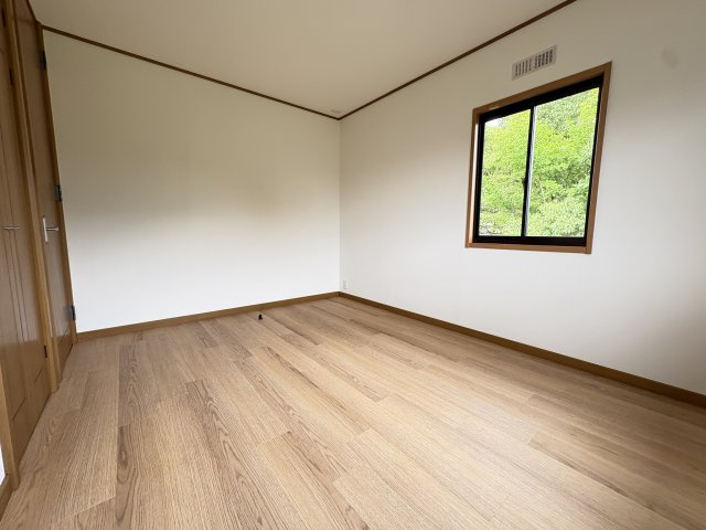 三木市別所町小林　中古戸建の洋室