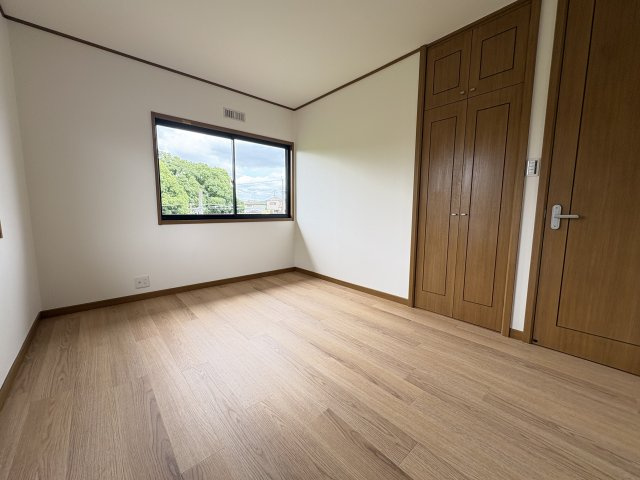 三木市別所町小林　中古戸建の洋室