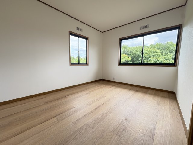 三木市別所町小林　中古戸建の洋室