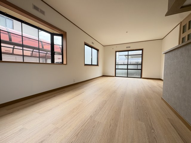 三木市別所町小林　中古戸建の居間・リビング