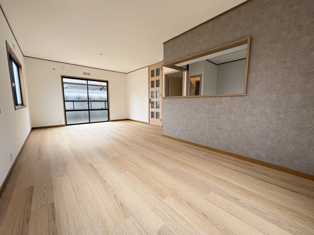 三木市別所町小林　中古戸建の居間・リビング