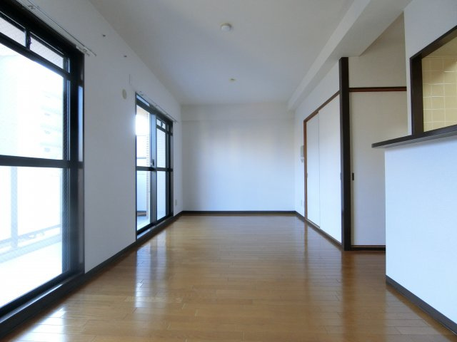 若園11番館の居間・リビング