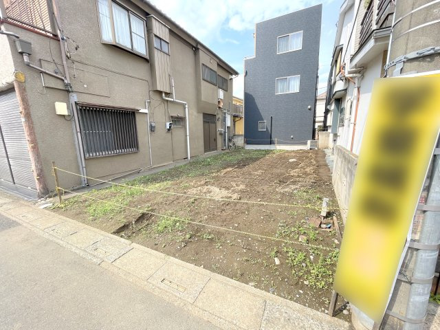 【外観】 | 富士見市鶴瀬西3丁目　建築条件無売地　限定1区画（ふじみ野店） | 保育園徒歩6分、小学校徒歩5分、コンビニ徒歩4分、スーパー徒歩11分、ドラッグストア徒歩8分の充実した周辺環境。