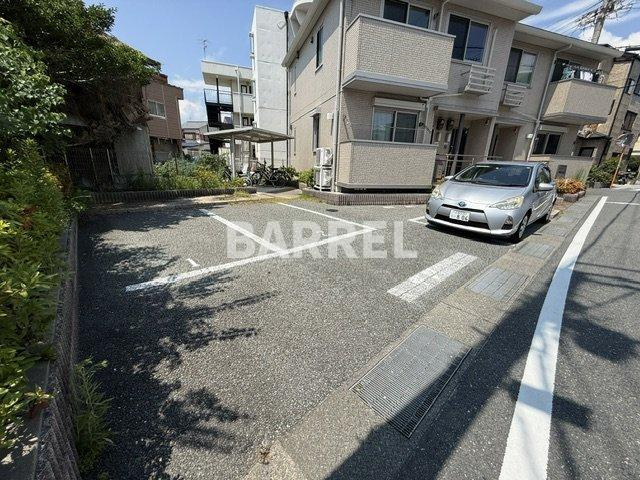 ブランカーサの駐車場