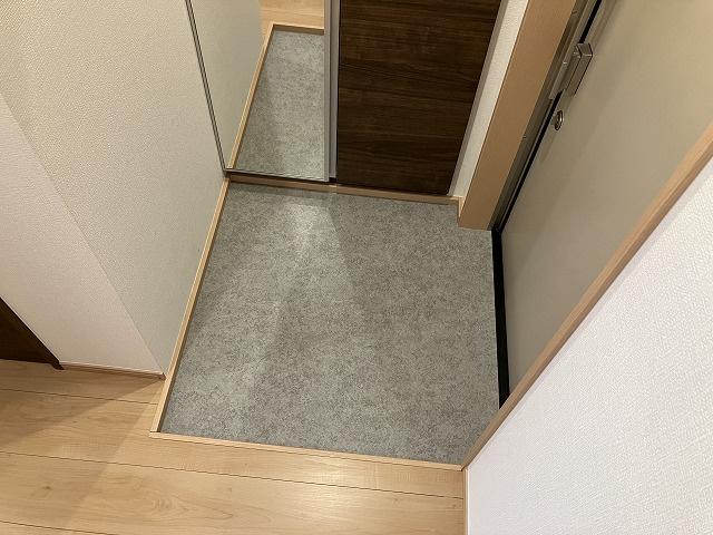 メゾンみけの玄関