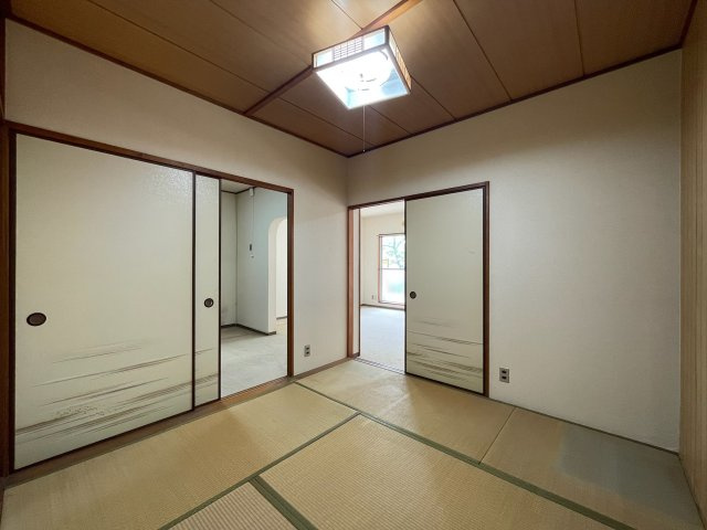 ハイツ東朝霧の和室