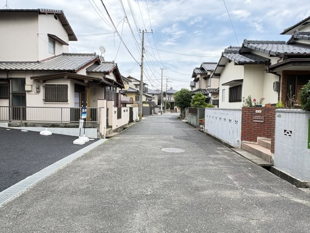 CRADLE GARDENー小倉南区朽網西の前面道路含む現地写真|前面道路幅員約5.9メートルです