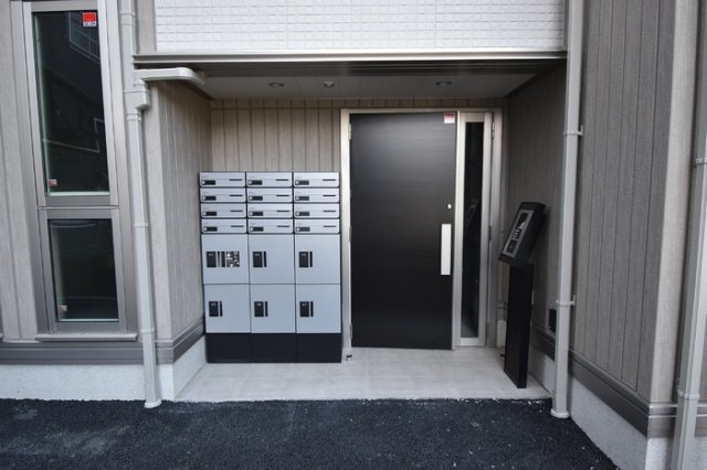 Ｄスクエア本町のエントランス