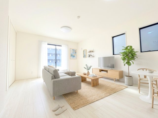瑞穂町むさし野2丁目　新築戸建全3棟の居間・リビング|※家具双翼はCG加工によるものです。