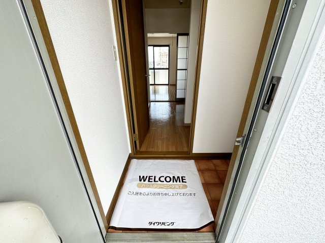kanada B棟の玄関