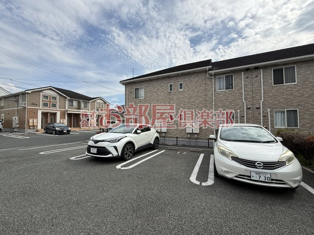 ラフィナートの駐車場|駐車場があるので、車を買う予定の方も安心です