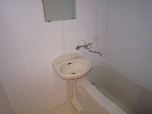 エテルノ弥生の浴室