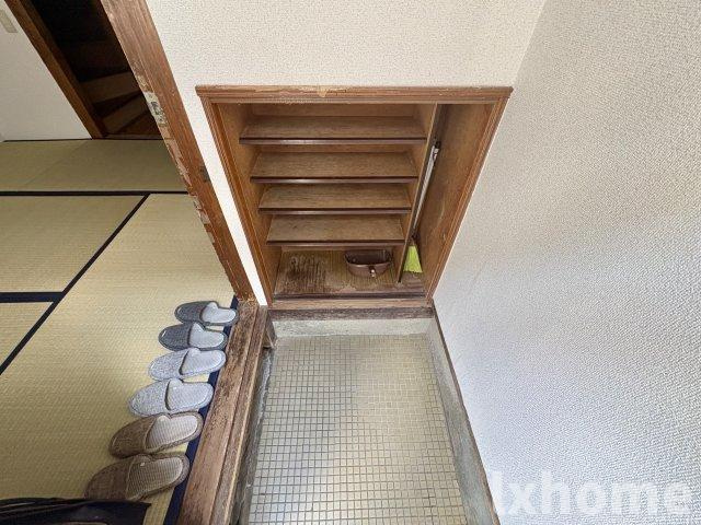 表貸家の玄関