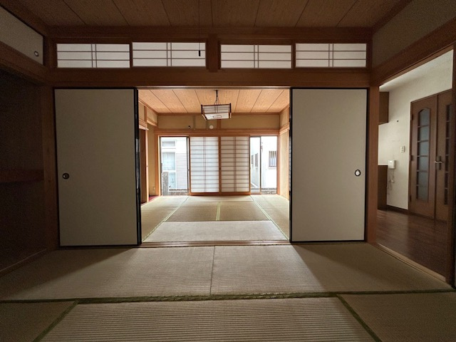 石立町貸家の和室|日本らしい落ち着いた雰囲気の和室です