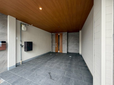 【エントランス】 | 【弊社売主物件】西淀川区中島1丁目 リノベ戸建 | エイブルでお取扱い可能な銀行は、10銀行以上。住宅ローンのご相談は、ぜひ当社にお任せ下さいませ。お客様のライフプランに沿って、ご提案をさせて頂きます。