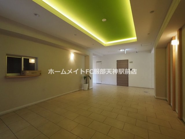 アイボリーポワント難波WESTのロビー