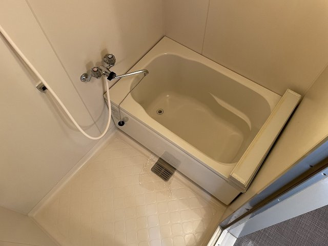 メゾン稲津の浴室