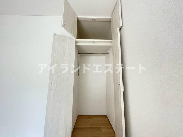 グリーンヒルズ　陽当たり良好　バストイレ別　宅配BOXの収納