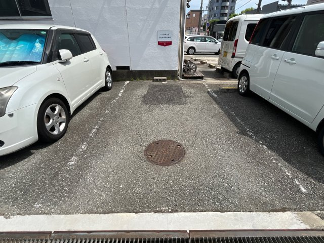 姫路市安田３丁目の賃貸マンションの駐車場