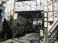 市場まで200m