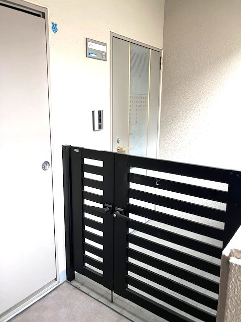 パルメーラ県庁前のエントランス