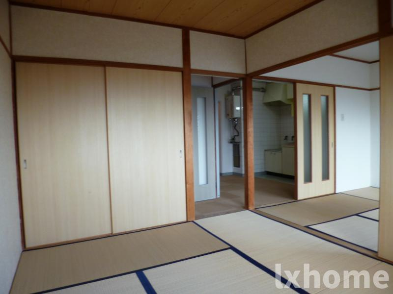 春日マンションの和室