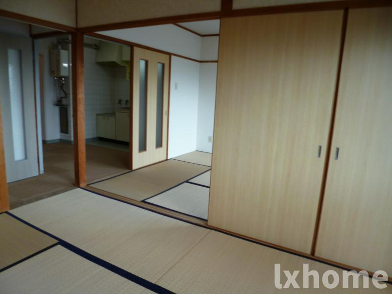 春日マンションの和室