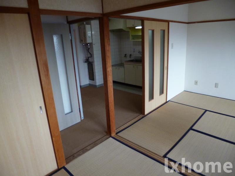 春日マンションの和室