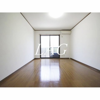 【居間・リビング】 | アムール リーヴェロ | 洋室のお部屋です。