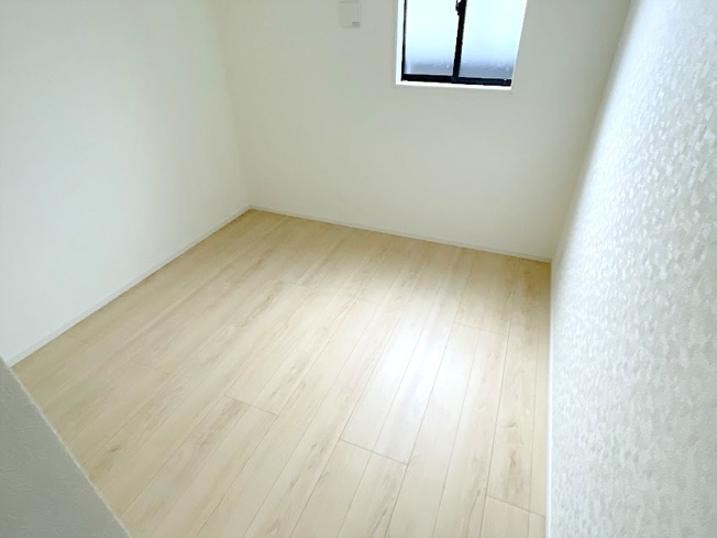 【洋室】 | 富士見市勝瀬　新築一戸建住宅　全1棟　（ふじみ野店） | 居室5帖。書斎などにいかがでしょうか。