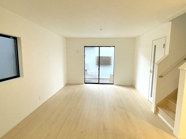 【居間・リビング】 | 富士見市勝瀬　新築一戸建住宅　全1棟　（ふじみ野店） | LDK18帖とゆったりくつろぎのマイホームです。
