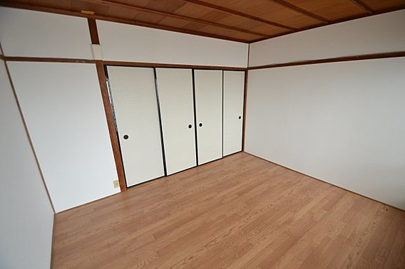 高匠マンションの洋室