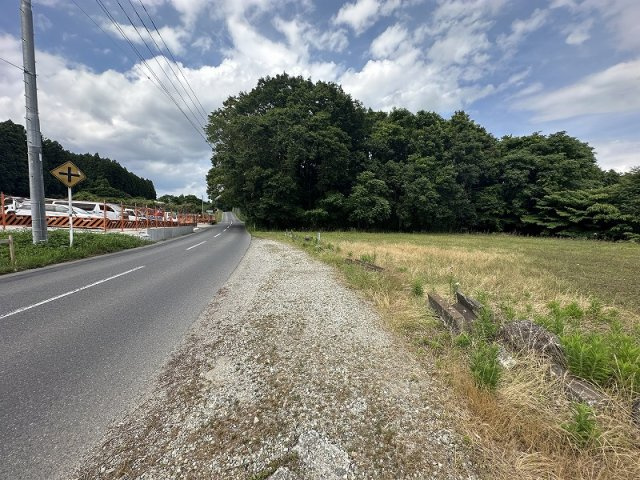 【前面道路含む現地写真】