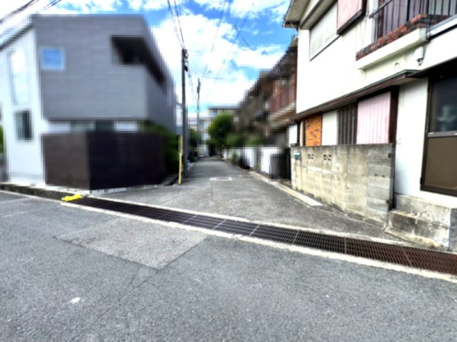 武庫之荘東２丁目 古家付土地の前面道路含む現地写真