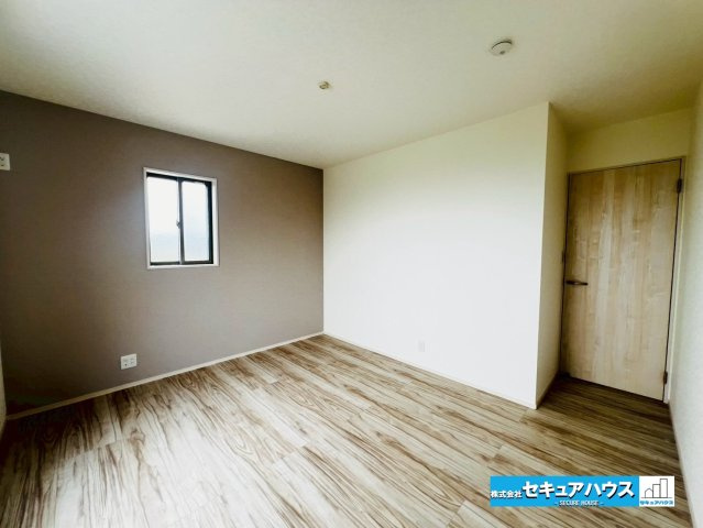 【本日ご案内可能】愛知郡東郷町御岳　全2棟の洋室|【洋室イメージ】
◆お子様のお部屋や主寝室としてもご利用いただけます♪
◆全居室収納付きのため、各居室ごとにお洋服や荷物を収納できます。
◆アクセントクロスによりお洒落な仕上がりです。　　　　　　　　