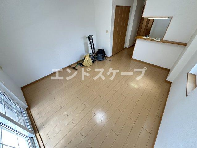 オレンジ　ブロッサムの居間・リビング|高崎、前橋のお部屋探しはエンドスケープまで！お客様の理想お聞かせ下さい♪