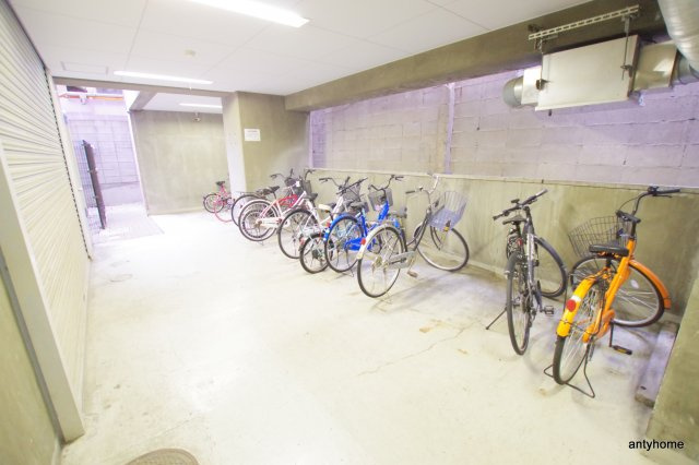 エスティライフ梅田新道　仲介手数料無料の駐車場